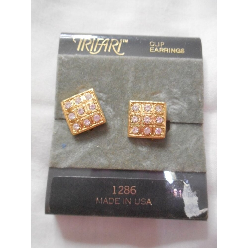 New Vintage1980s Trifari clip on earrings gold Square rhinestone costume jewelry